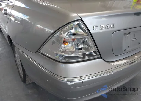 2003 Mercedes-Benz C 240 z USA, uszkodzony, nr VIN WDBRF61J43E011539